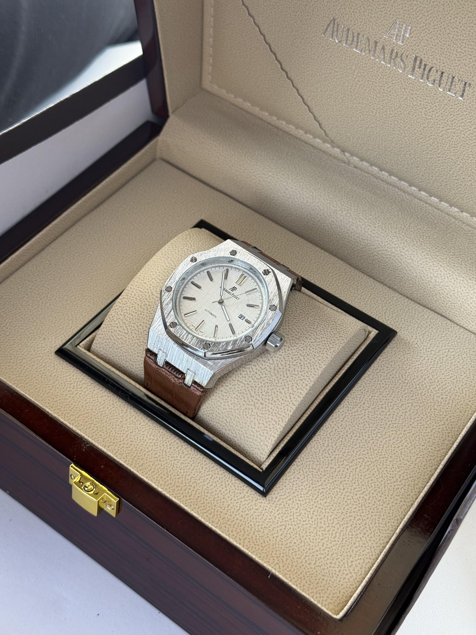 Audemars Piguet Royal Oak leather Watch – with Standard Gift Box Packaging