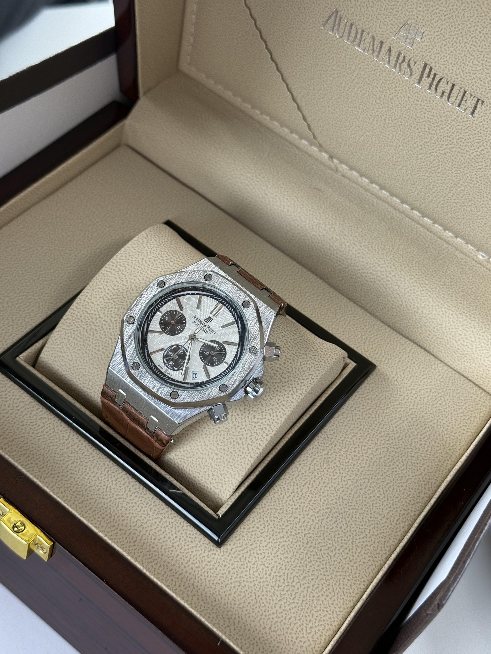 Audemars Piguet Royal Oak leather Watch – with Standard Gift Box Packaging