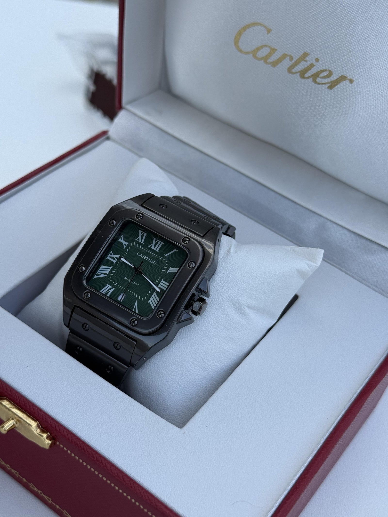 Cartier metal Watch – with Standard Gift Box Packaging