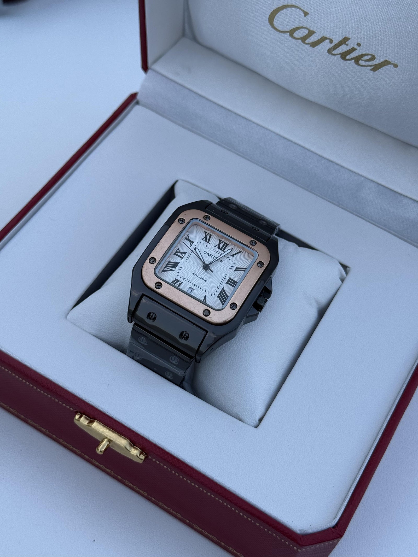 Cartier metal Watch – with Standard Gift Box Packaging