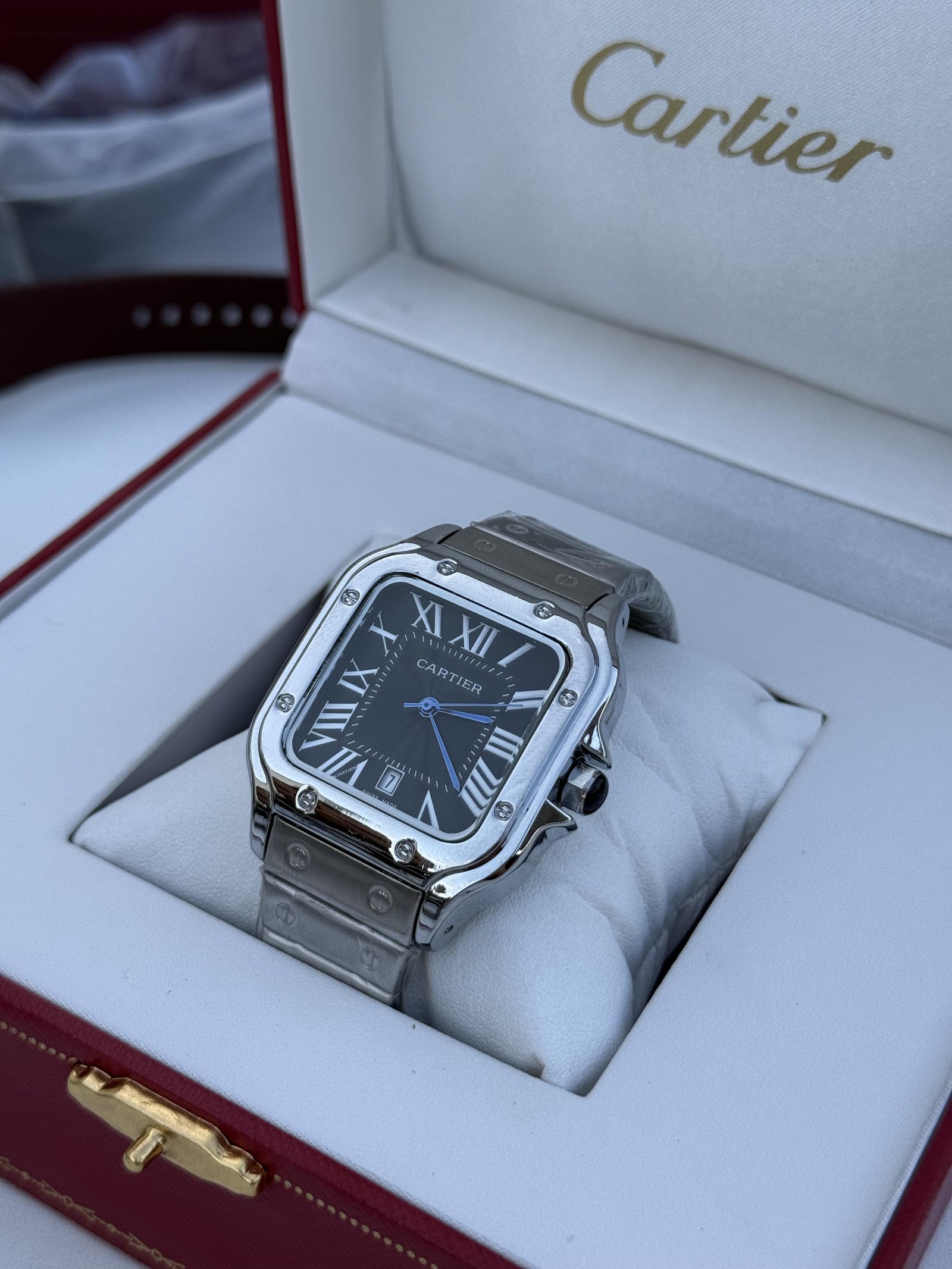 Cartier metal Watch – with Standard Gift Box Packaging