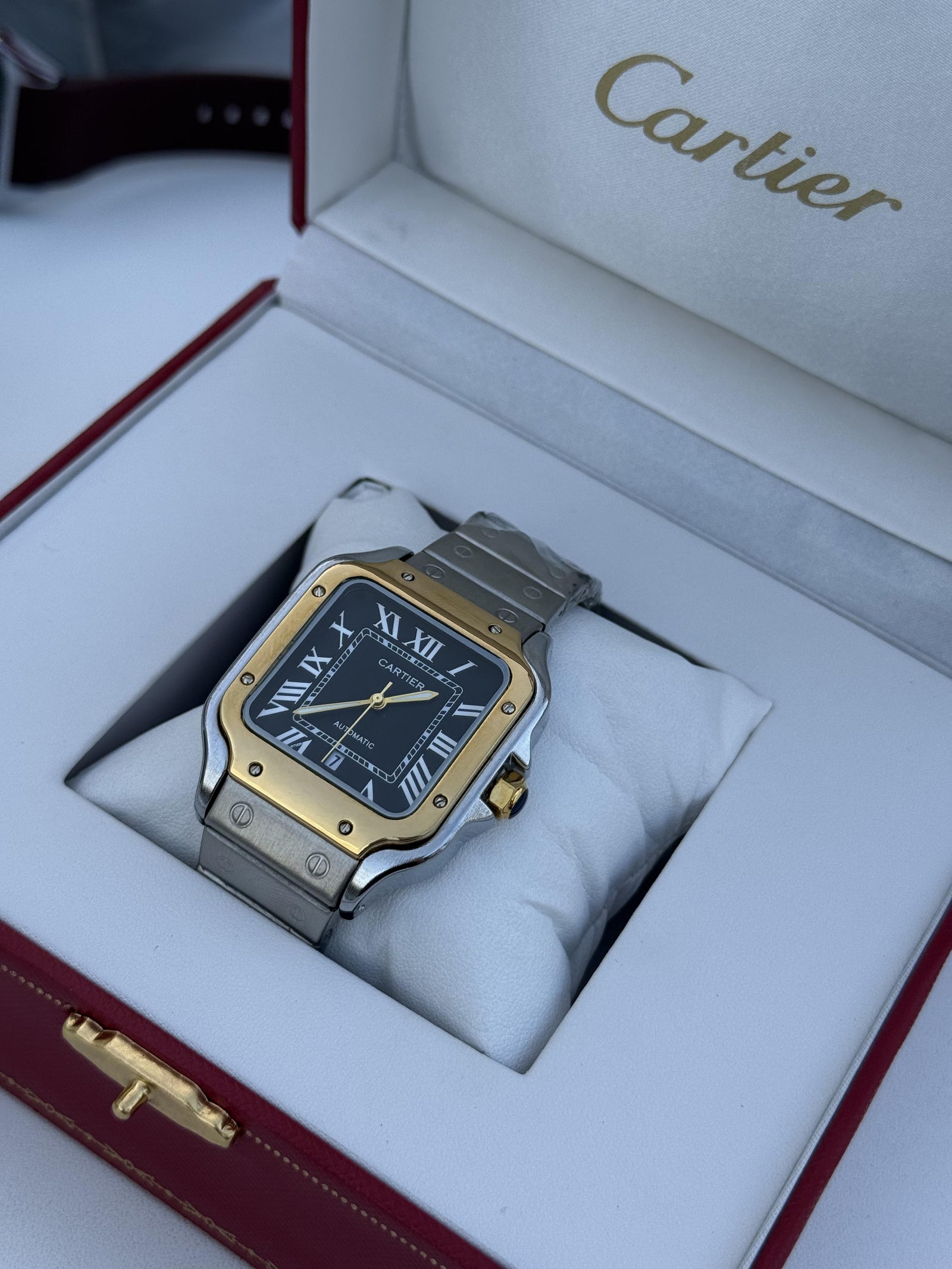 Cartier metal Watch – with Standard Gift Box Packaging