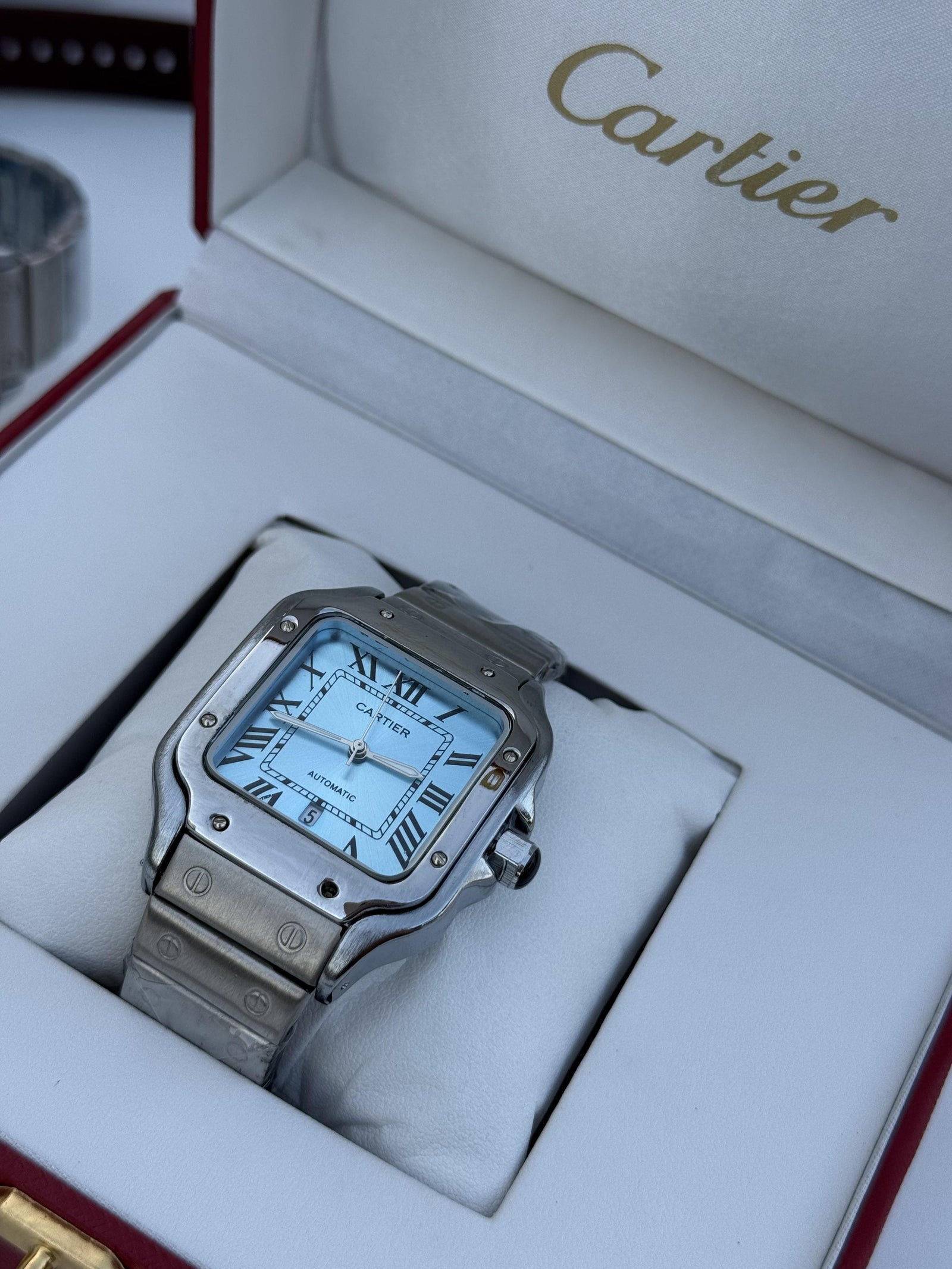 Cartier metal Watch – with Standard Gift Box Packaging