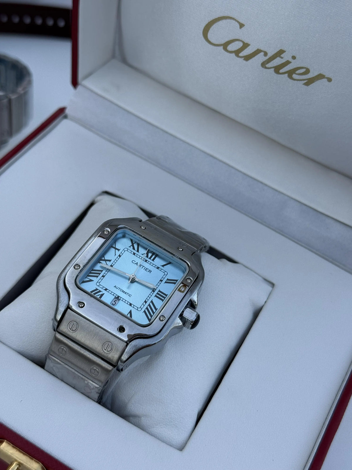 Cartier metal Watch – with Standard Gift Box Packaging