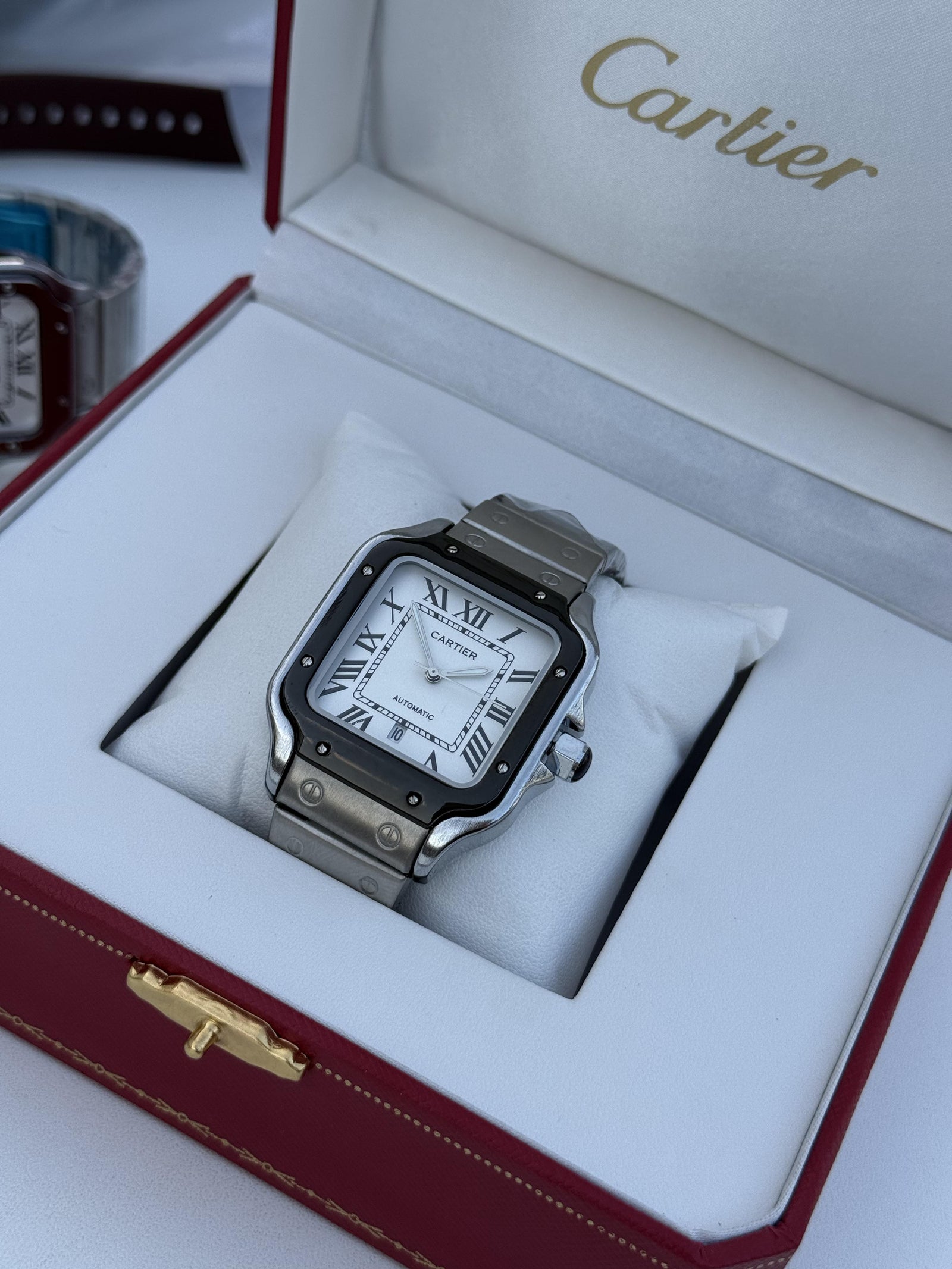 Cartier metal Watch – with Standard Gift Box Packaging