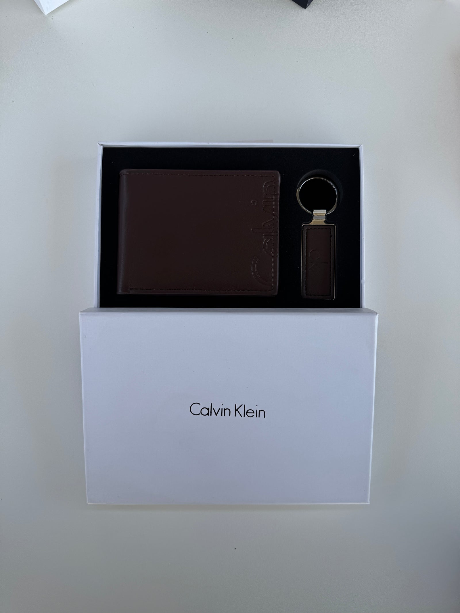 Calvin Klein Wallet & Key Chain Set – Leather Bifold Wallet with Gift Box & Bag