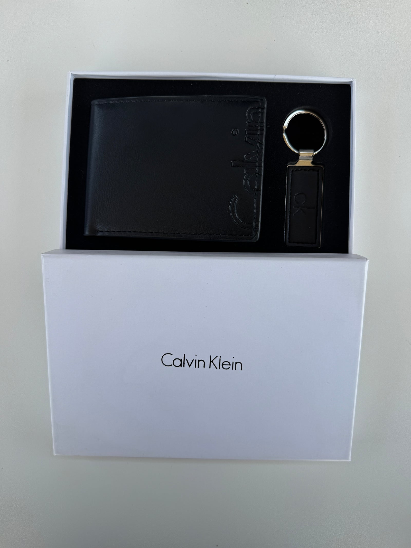 Calvin Klein Wallet & Key Chain Set – Leather Bifold Wallet with Gift Box & Bag