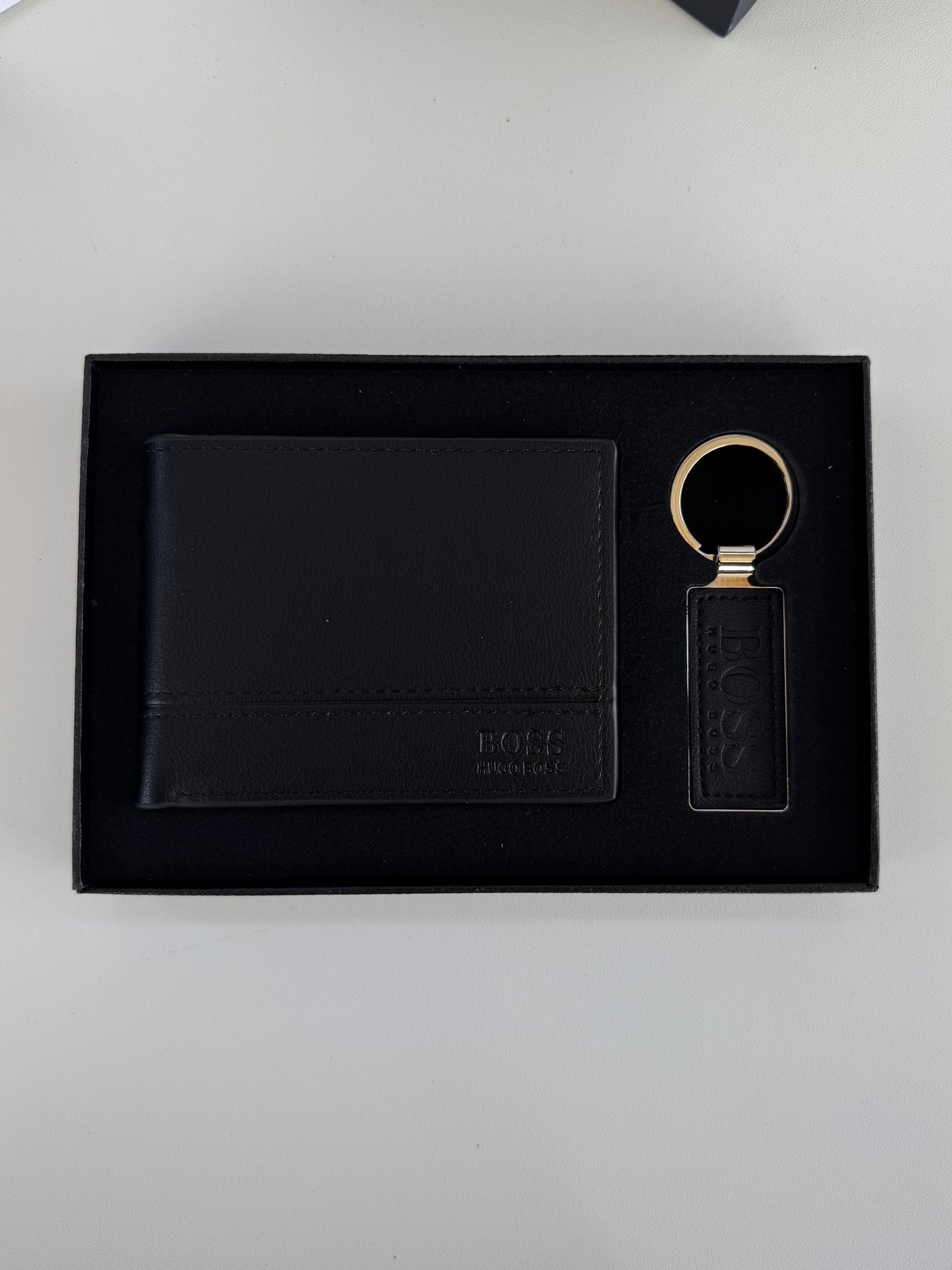 BOSS Wallet & Key Chain Set – Leather Bifold Wallet with Gift Box & Bag