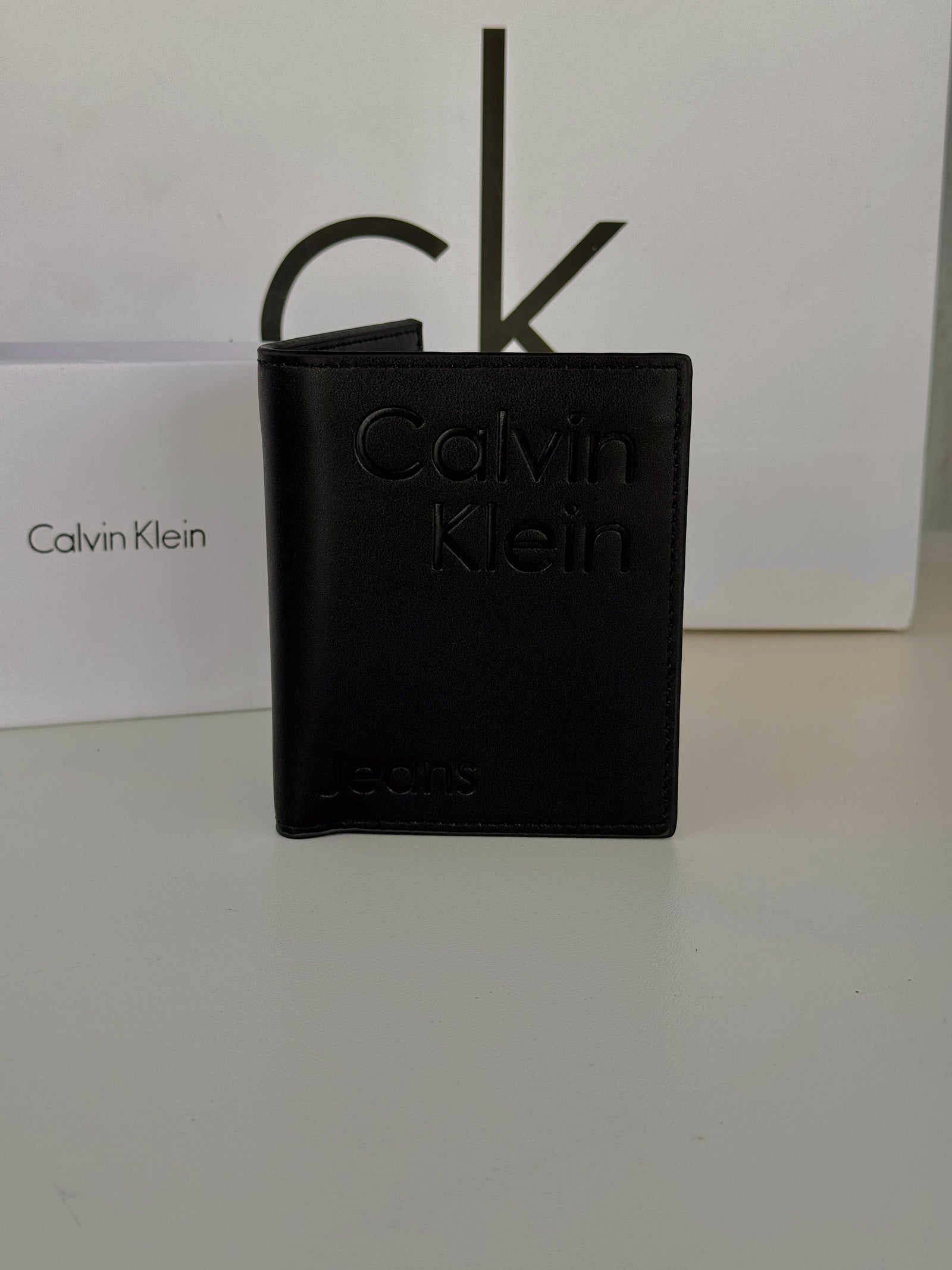 Calvin Klein Leather bifold Wallet – Premium Gift Packaging Included