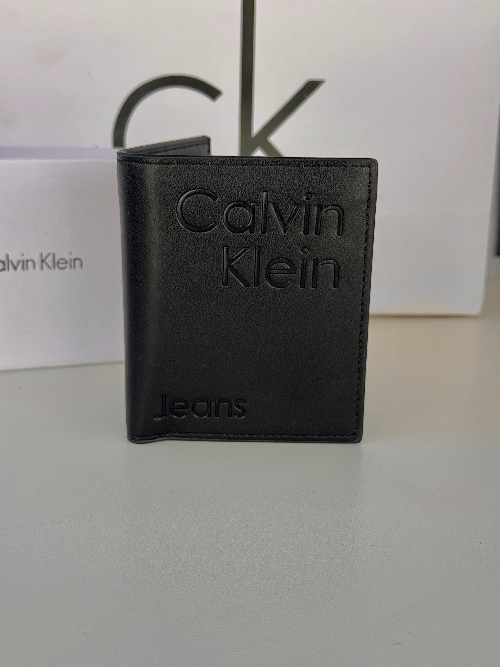 Calvin Klein Leather bifold Wallet – Premium Gift Packaging Included