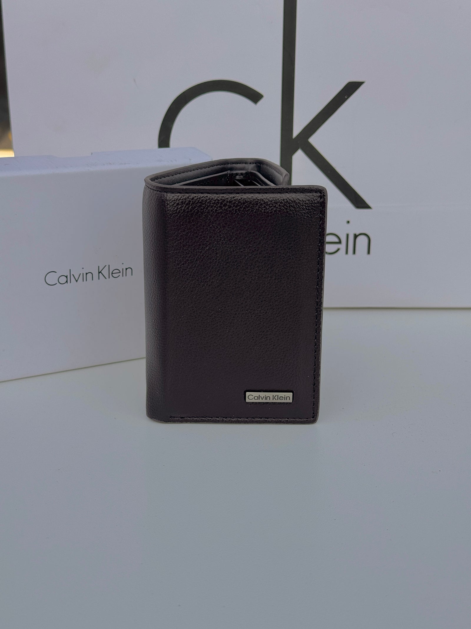 Calvin Klein Leather Trifold Wallet – Premium Gift Packaging Included