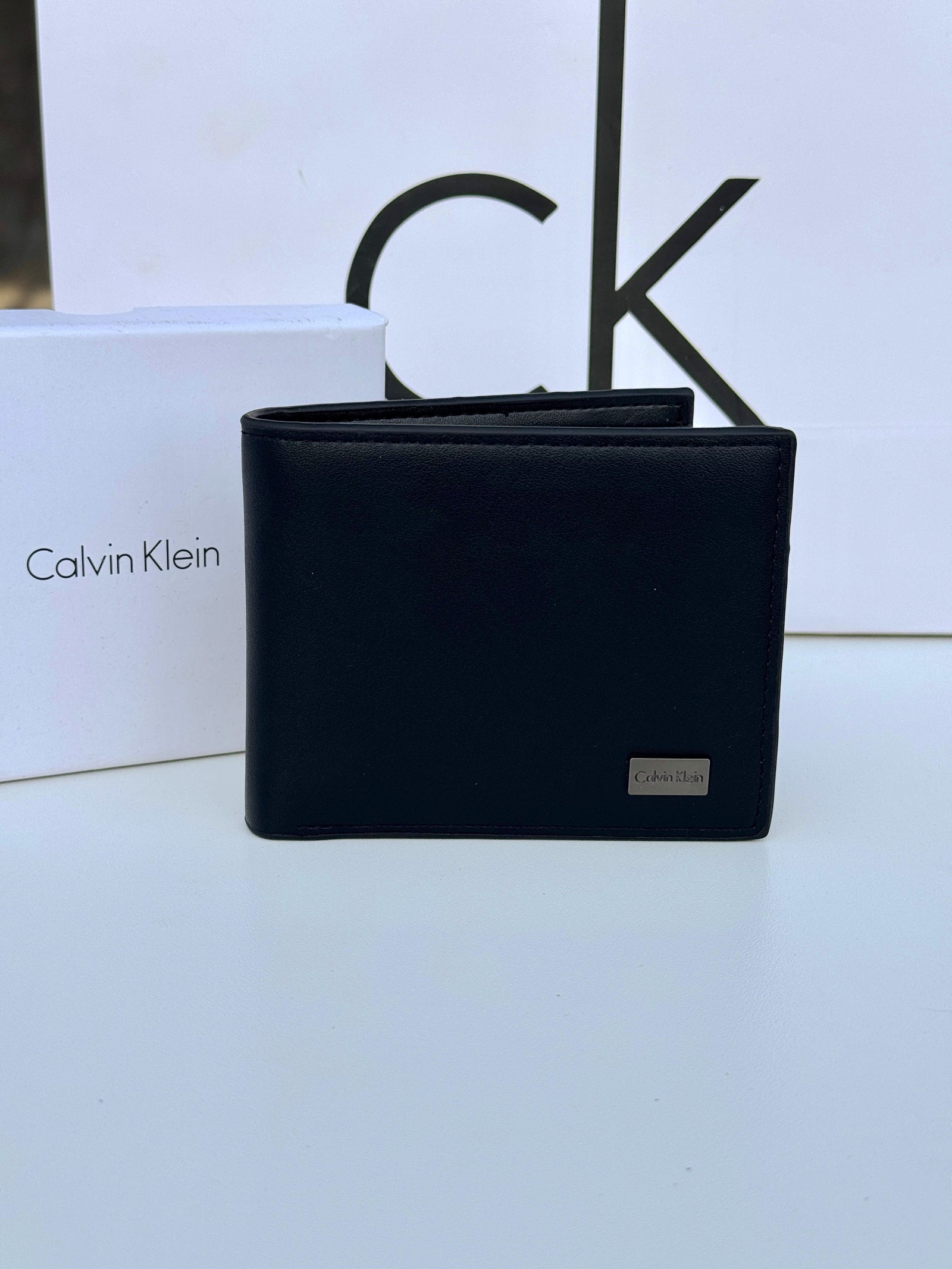 Calvin Klein Leather bifold Wallet – Premium Gift Packaging Included