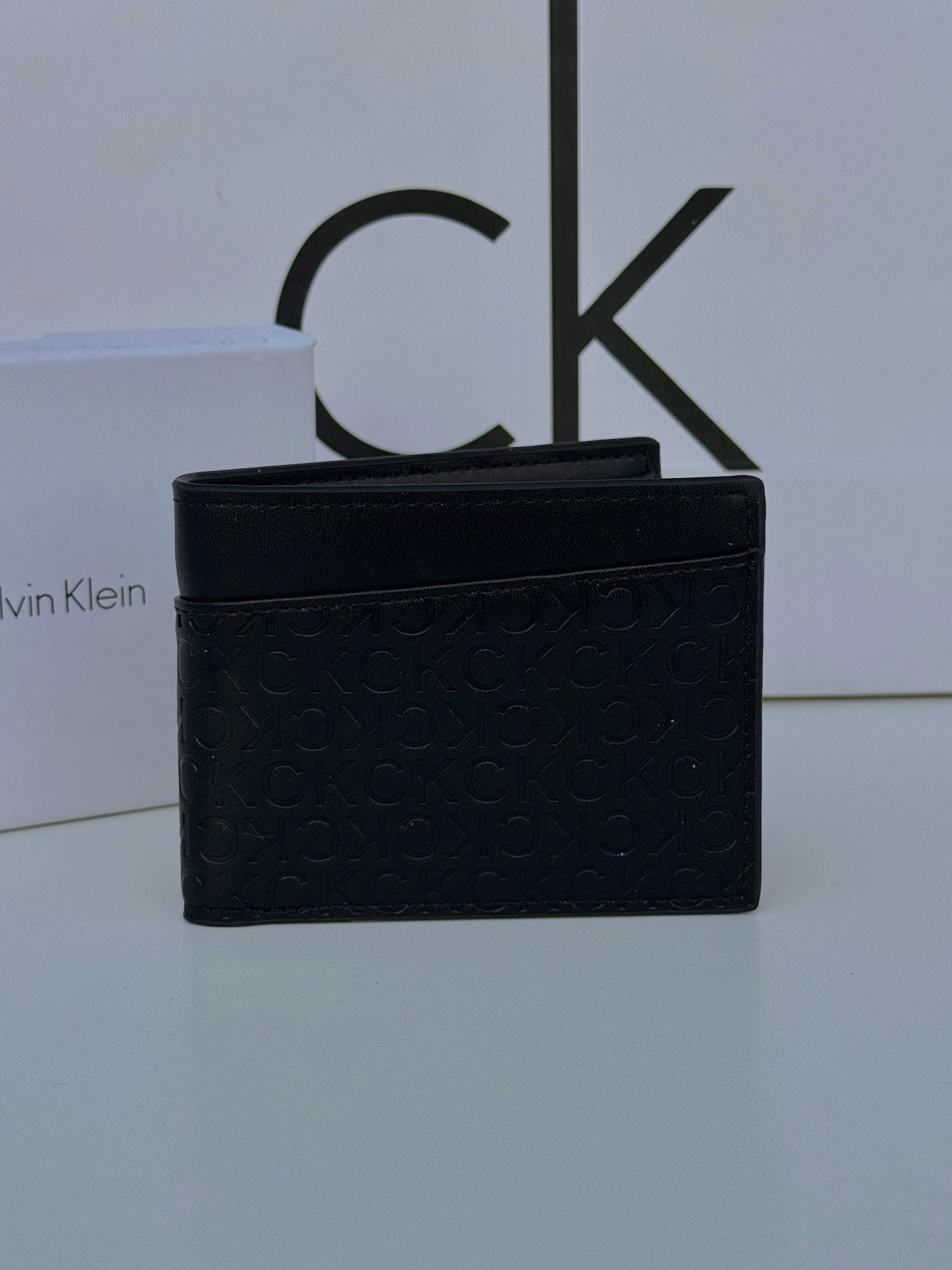 Calvin Klein Leather bifold Wallet – Premium Gift Packaging Included