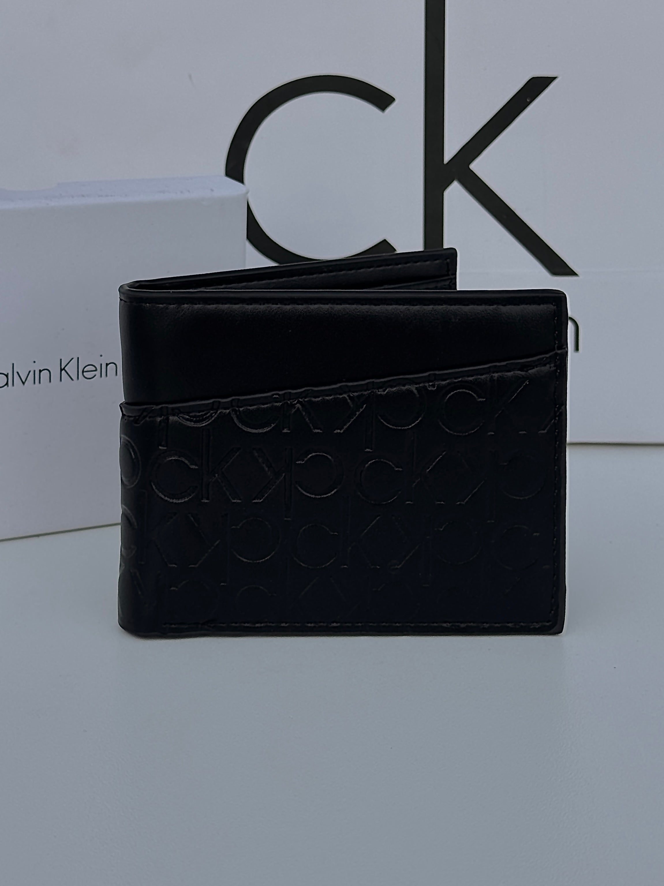 Calvin Klein Leather bifold Wallet – Premium Gift Packaging Included