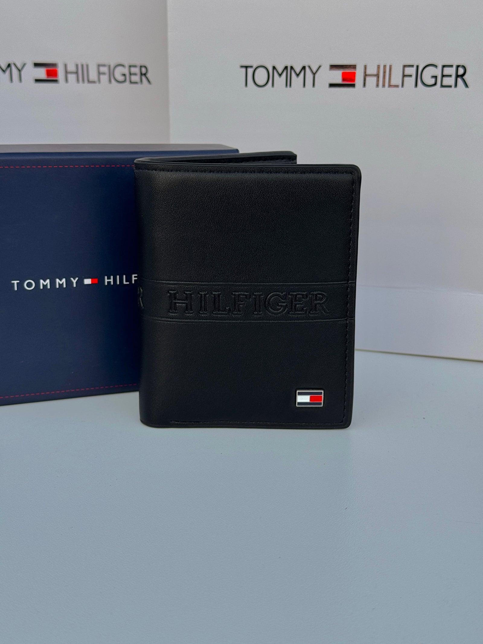 Tommy Hilfiger Leather bifold Wallet – Premium Gift Packaging Included