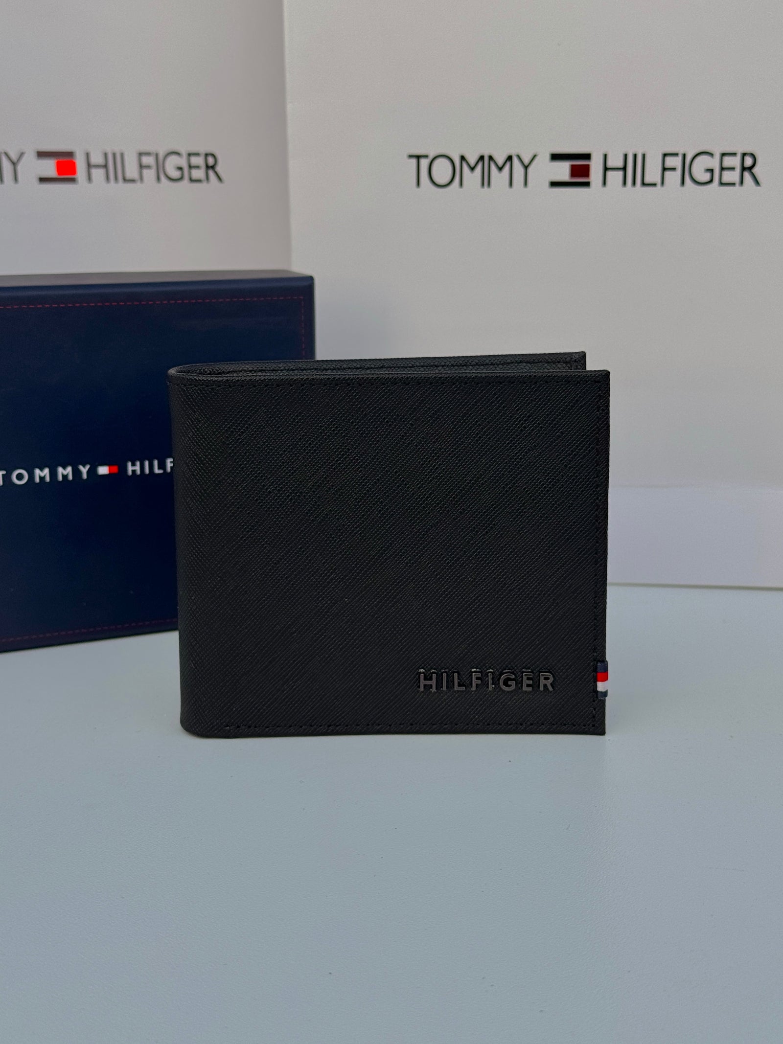 Tommy Hilfiger Leather bifold Wallet – Premium Gift Packaging Included