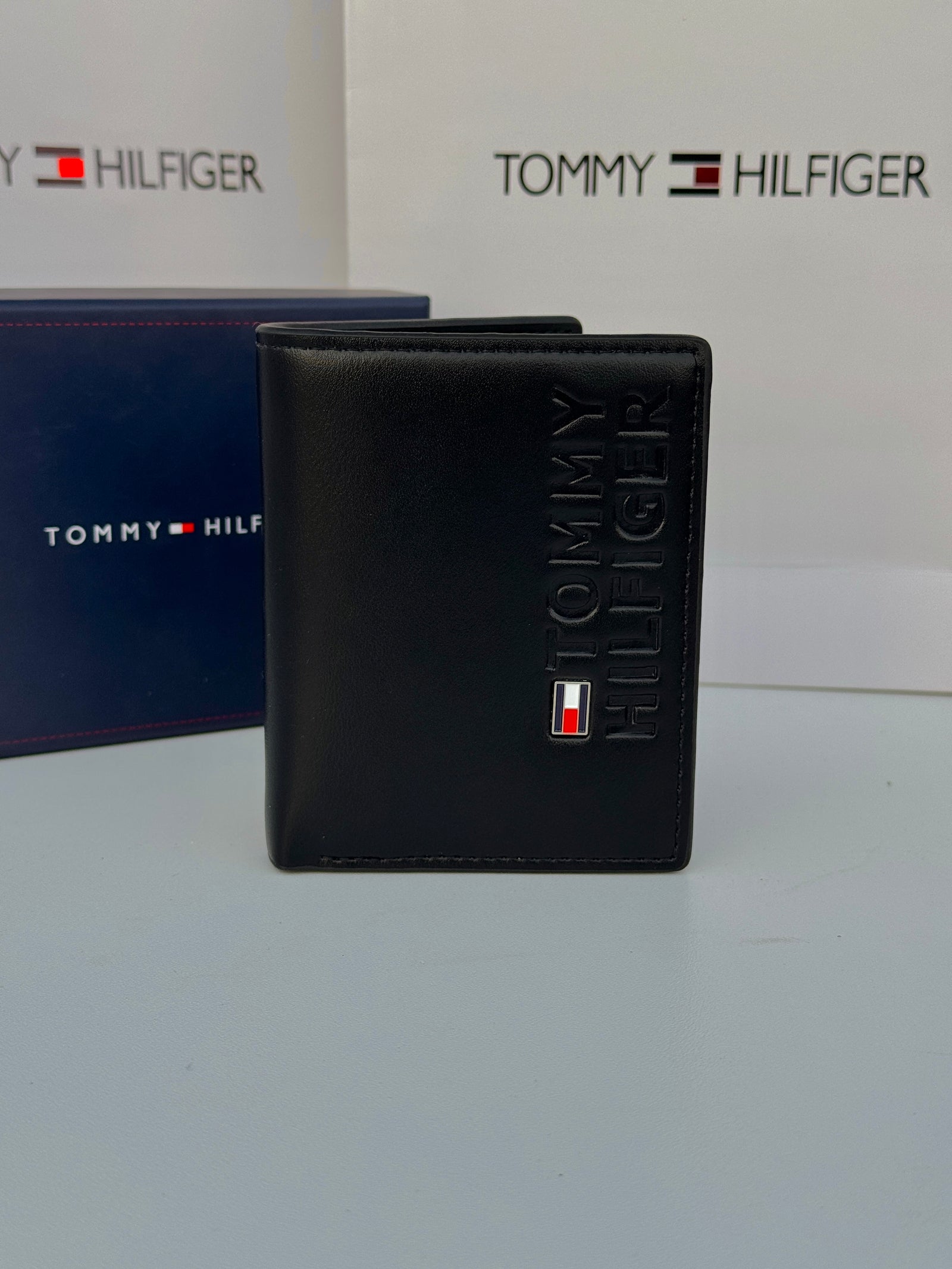 Tommy Hilfiger Leather bifold Wallet – Premium Gift Packaging Included