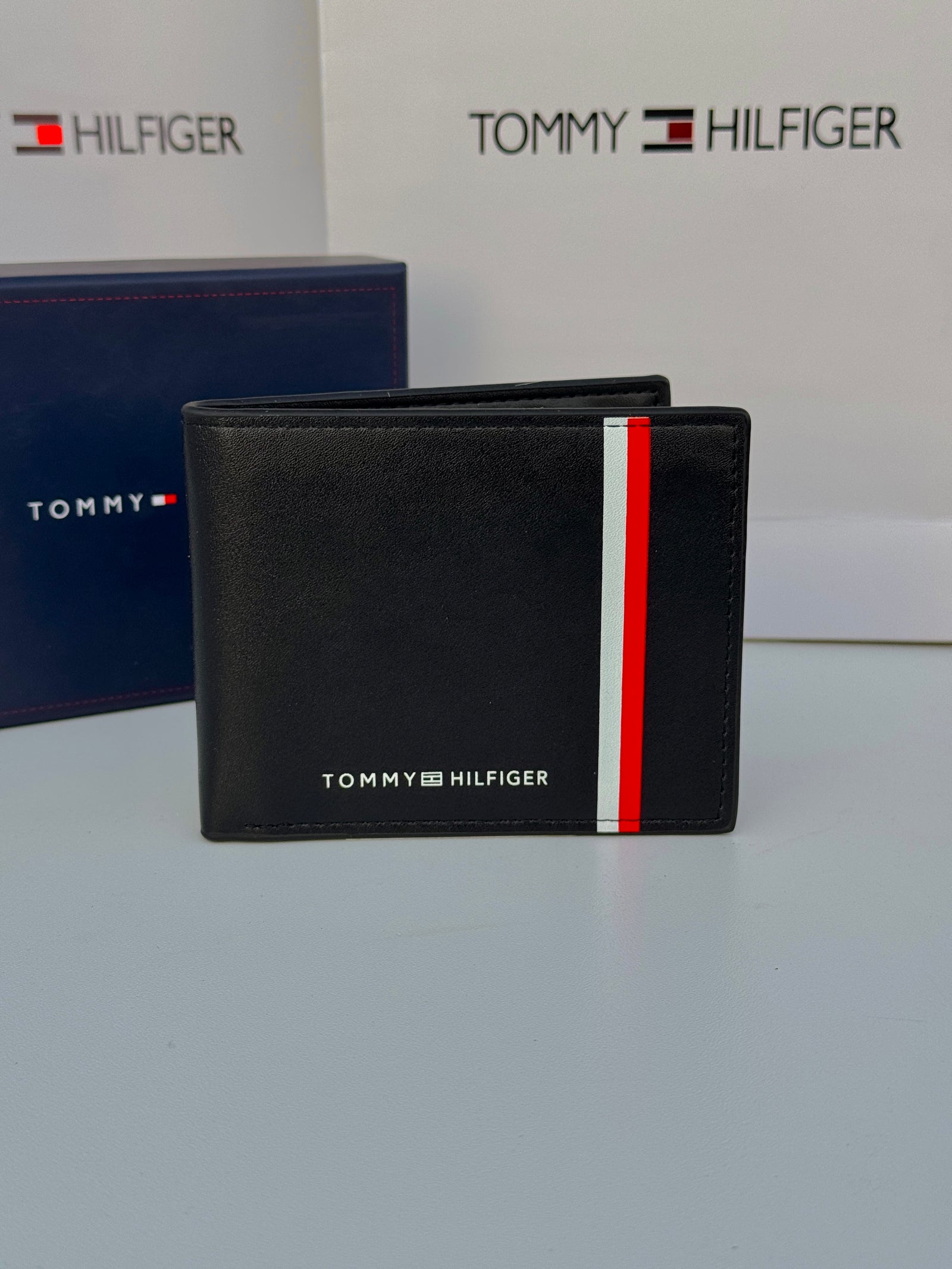 Tommy Hilfiger Leather bifold Wallet – Premium Gift Packaging Included