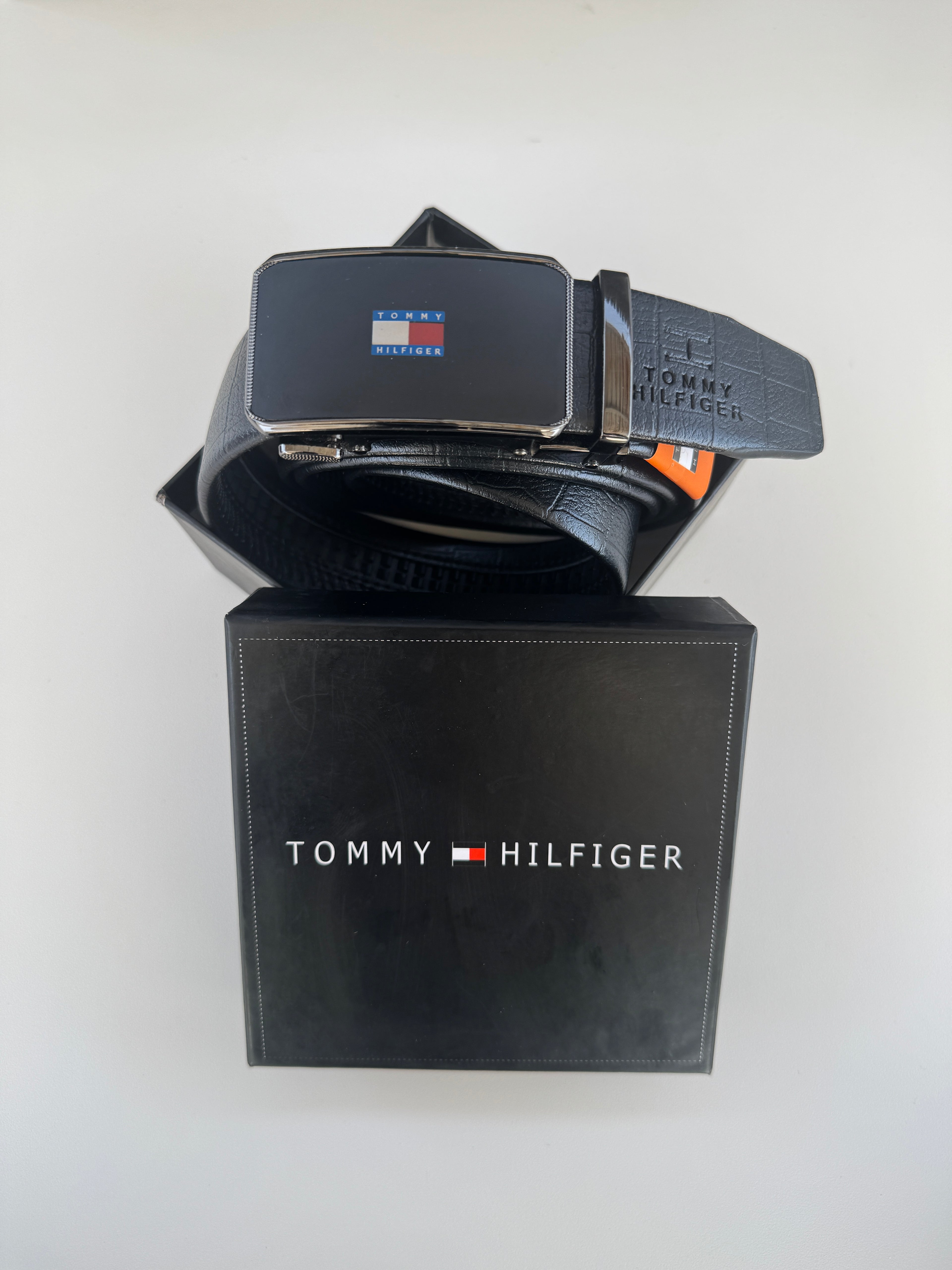 Tommy Hilfiger Automatic Belt – Adjustable Belt with Gift Box & Bag