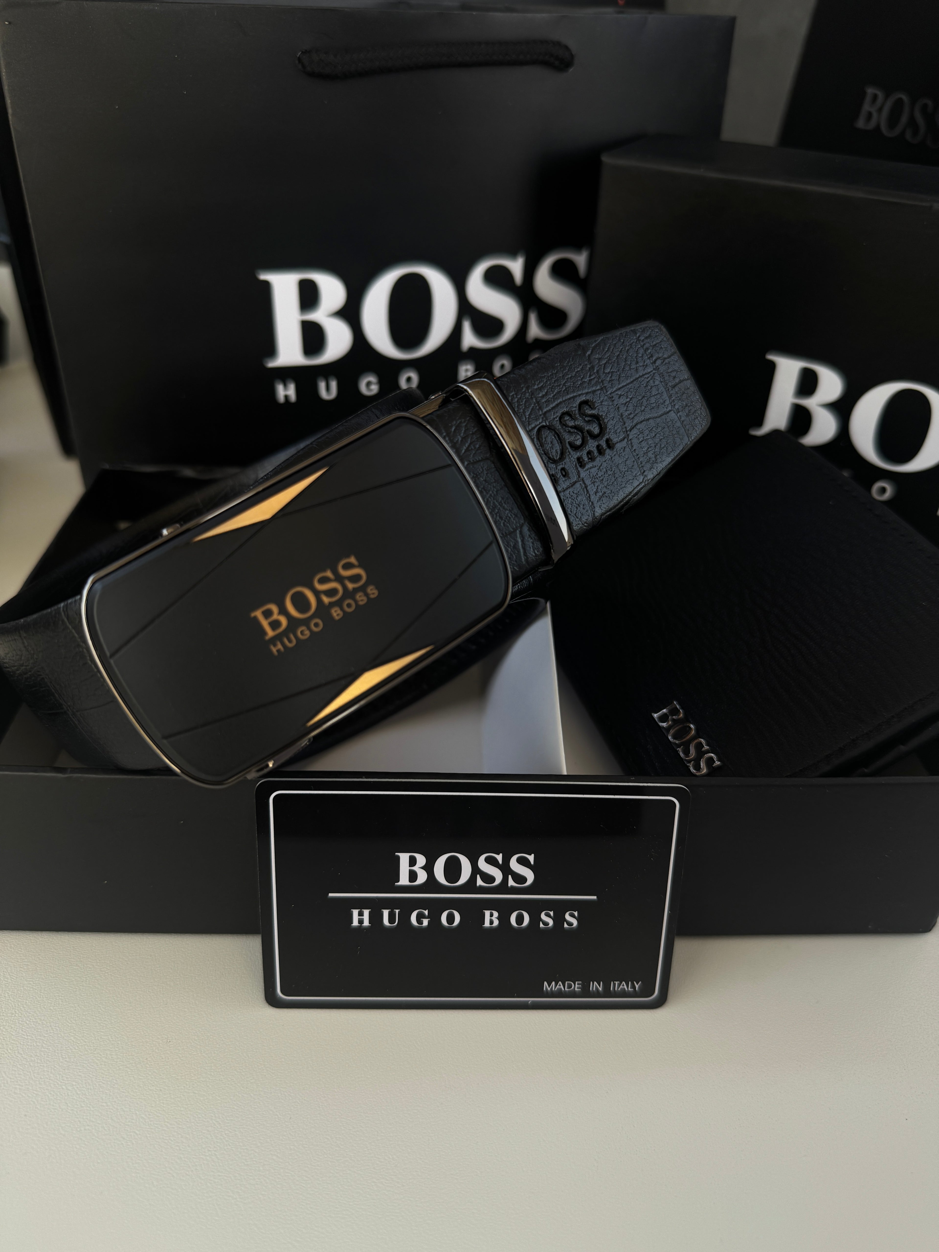 طقم محفظة وحزام أوتوماتيكي من BOSS – طقم هدايا فاخر مع علبة وحقيبة