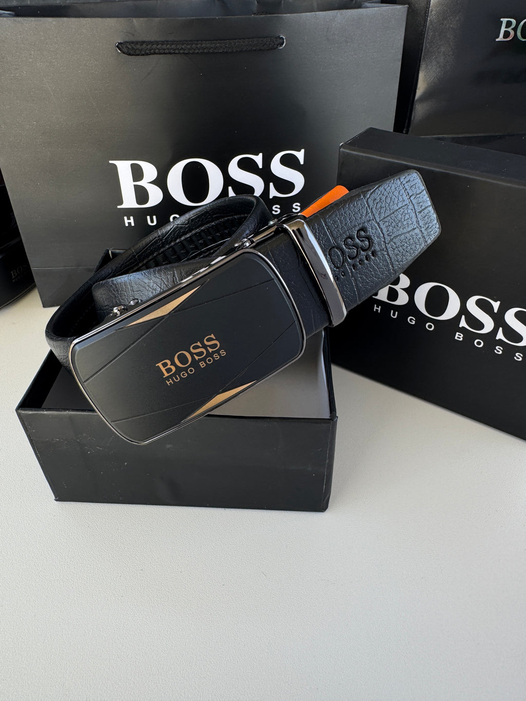 حزام BOSS الأوتوماتيكي – حزام قابل للتعديل مع علبة وهدية