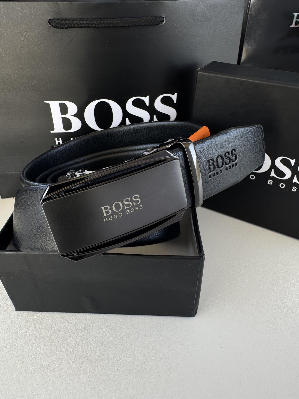 حزام BOSS الأوتوماتيكي - حزام قابل للتعديل مع علبة وهدية
