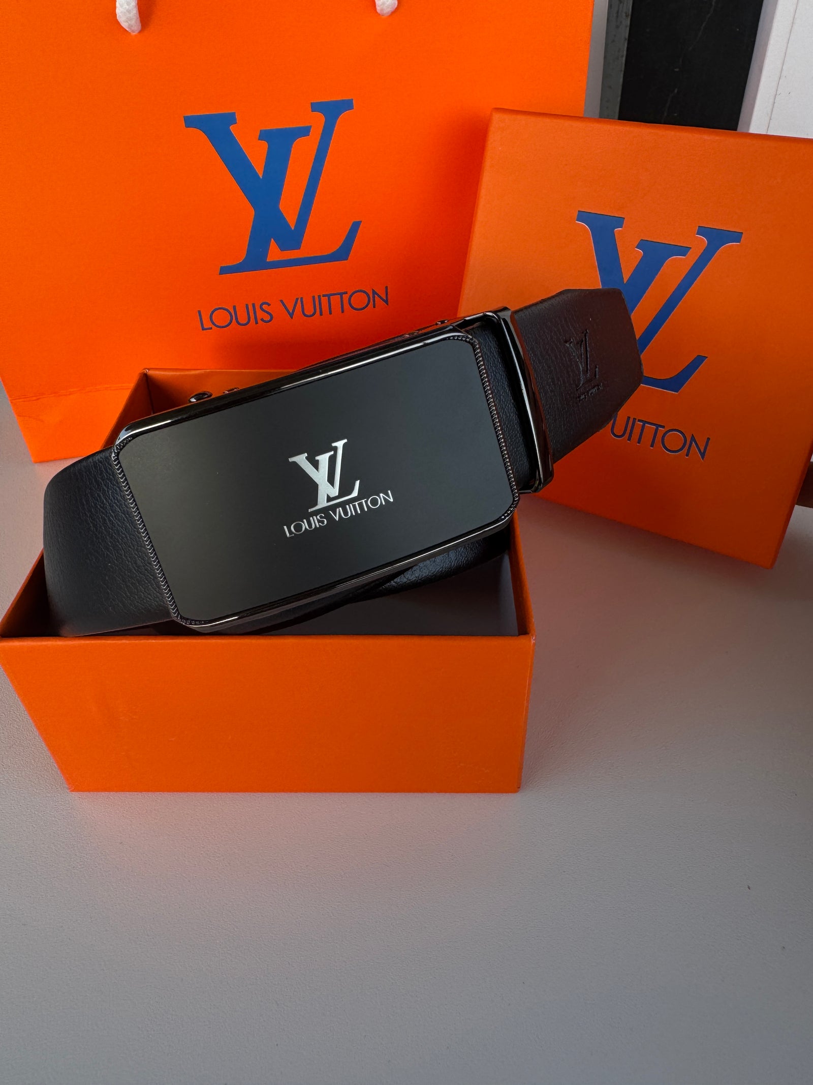 حزام LV الأوتوماتيكي - حزام قابل للتعديل مع علبة وهدية