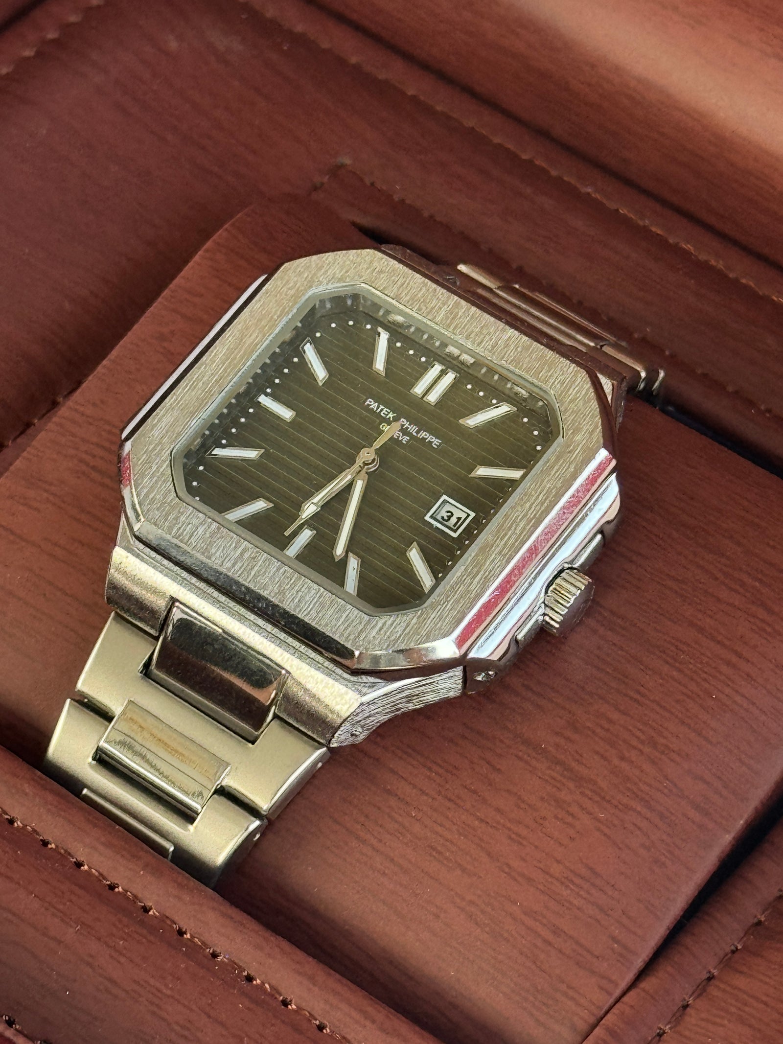 Patek Philippe metal Watch – with Standard Gift Box Packaging
