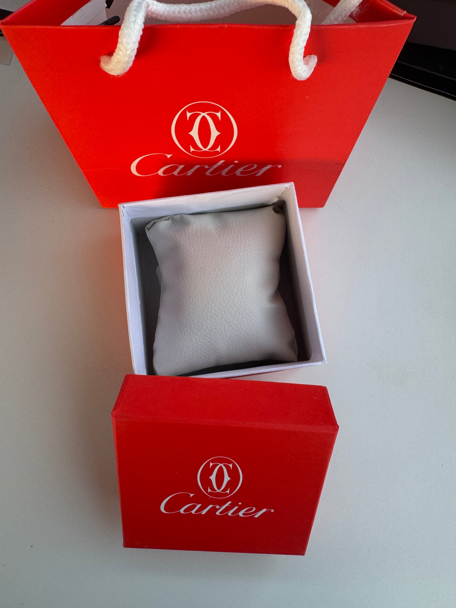Cartier metal Watch – with Standard Gift Box Packaging