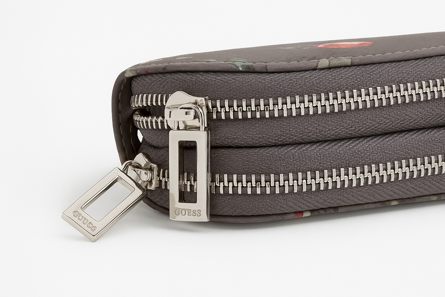 Guess Women’s Leather Wallet – Premium Gift Packaging Included