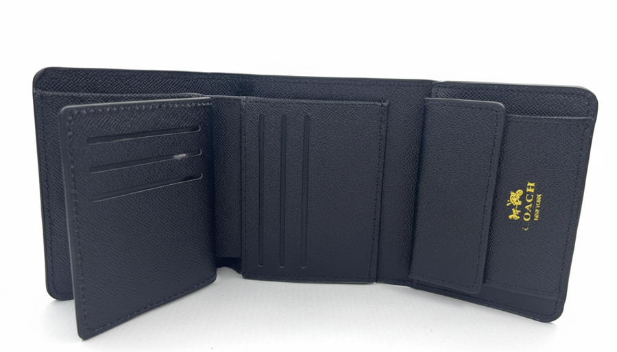 Coach Women’s Leather Wallet – Premium Gift Packaging Included