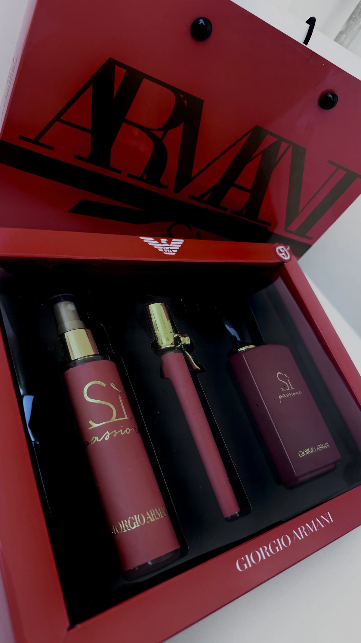 GIORGIO ARMANI Si Passione Perfume Gift Set – 3 Pieces | Premium Gift Box