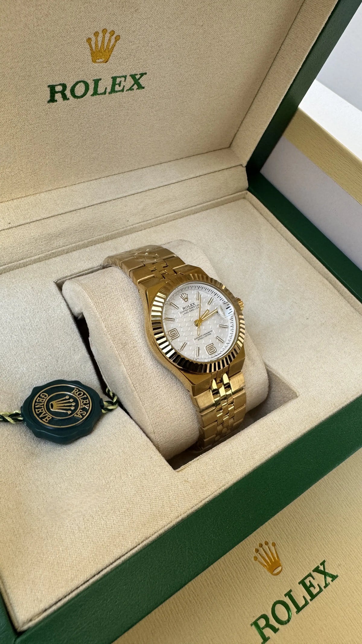 Rolex Land-Dweller Women's metal Watch – with Standard Gift Box Packaging