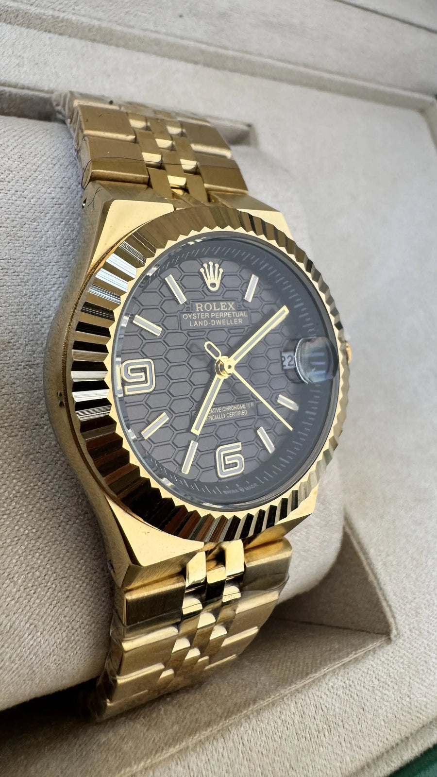 Rolex Land-Dweller Women's metal Watch – with Standard Gift Box Packaging