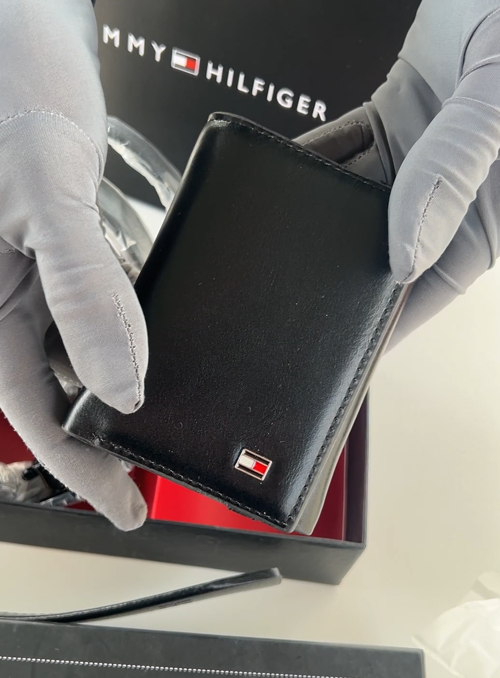 Tommy Hilfiger Leather Trifold Wallet – Premium Gift Packaging Included