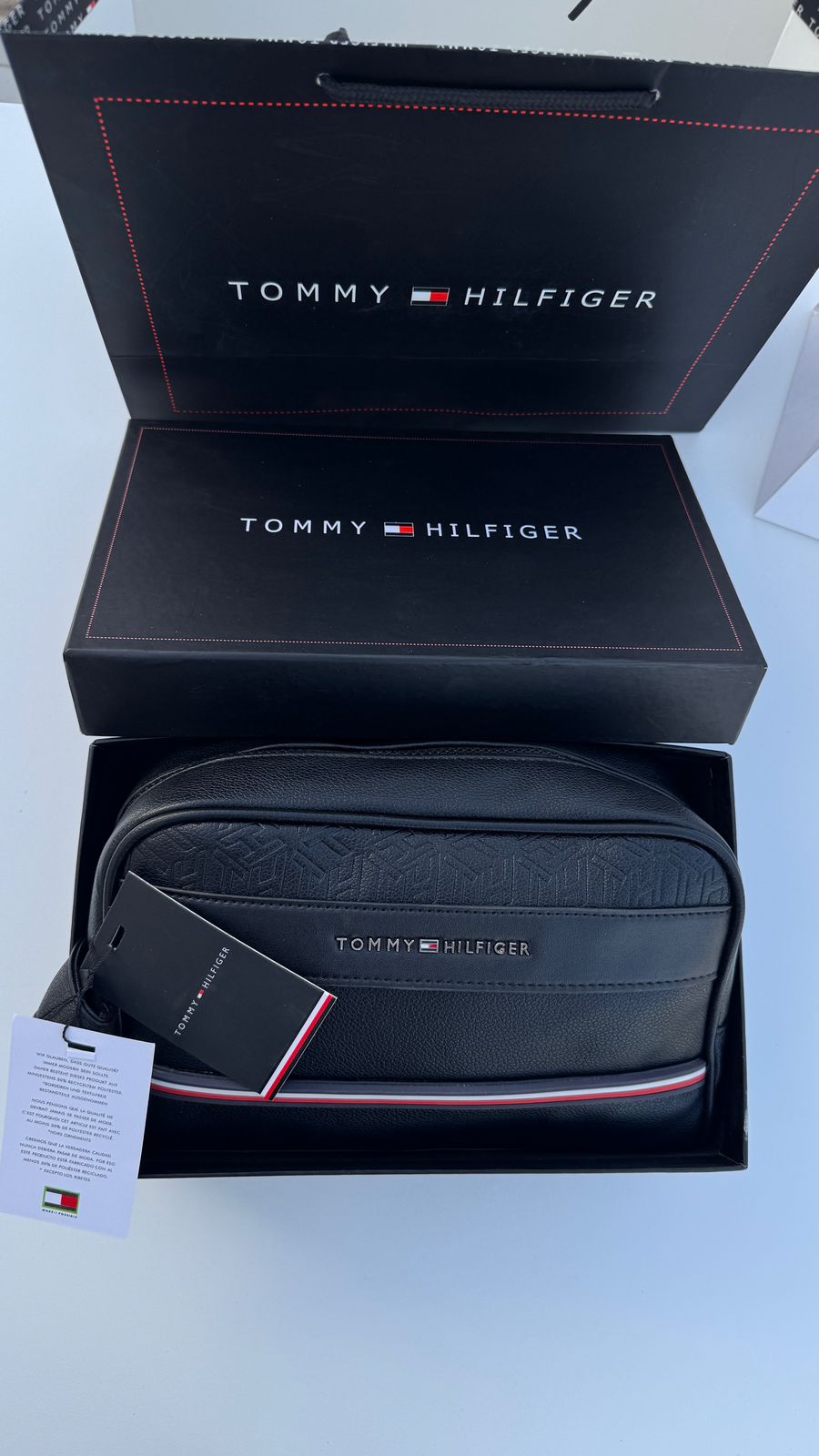 Tommy Hilfiger Leather Handbag – Premium Handbag with Gift Packaging