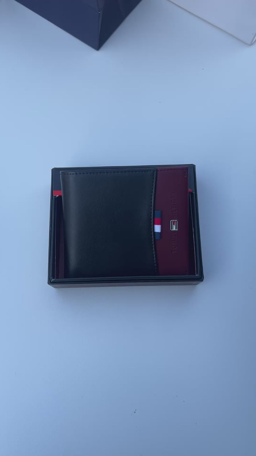Tommy Hilfiger Leather bifold Wallet – Premium Gift Packaging Included