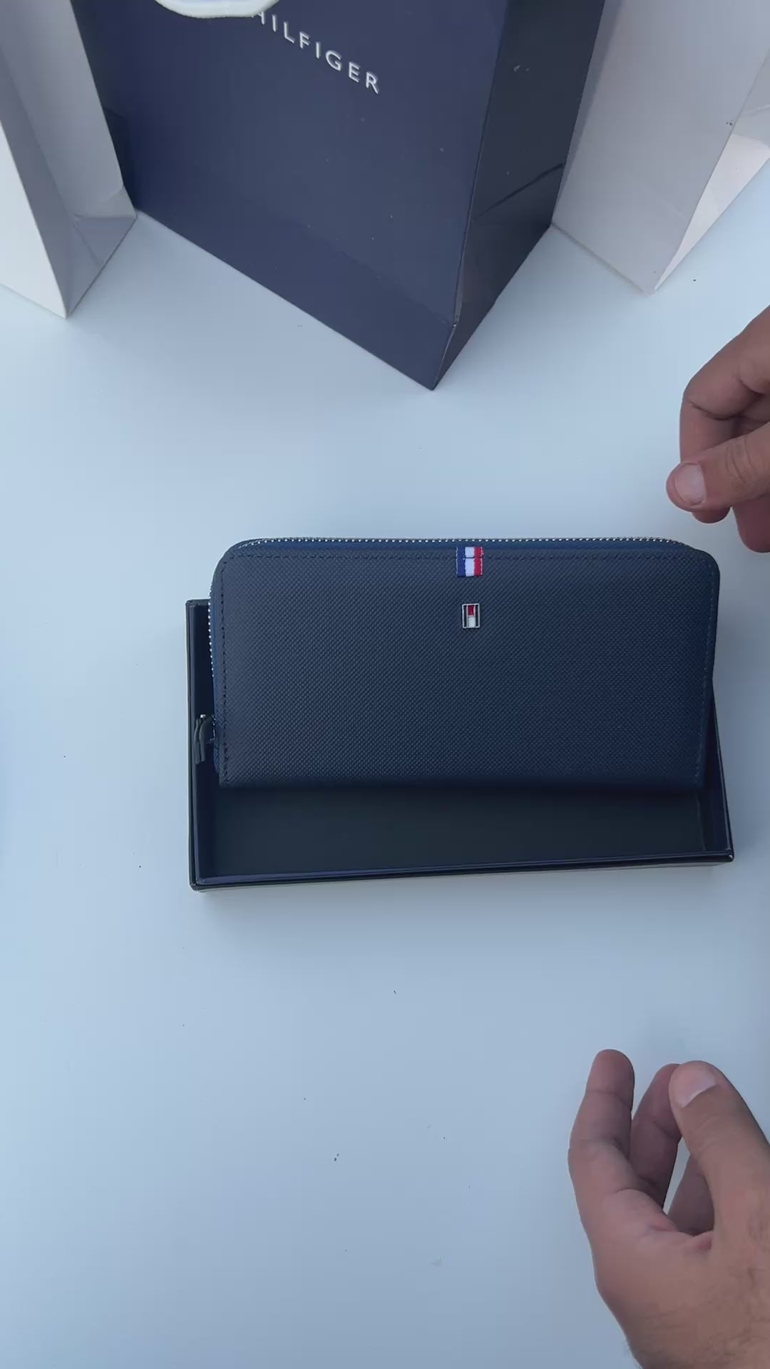 Tommy Hilfiger Zip Around Wallet – PU Leather Wallet with Gift Box & Bag