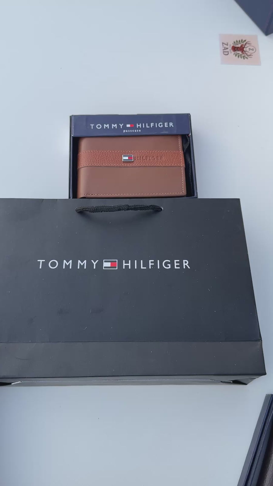 Tommy Hilfiger Leather Bifold Wallet – Premium Gift Packaging Included