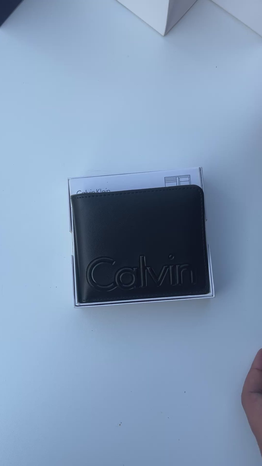 Calvin Klein Leather bifold Wallet – Premium Gift Packaging Included