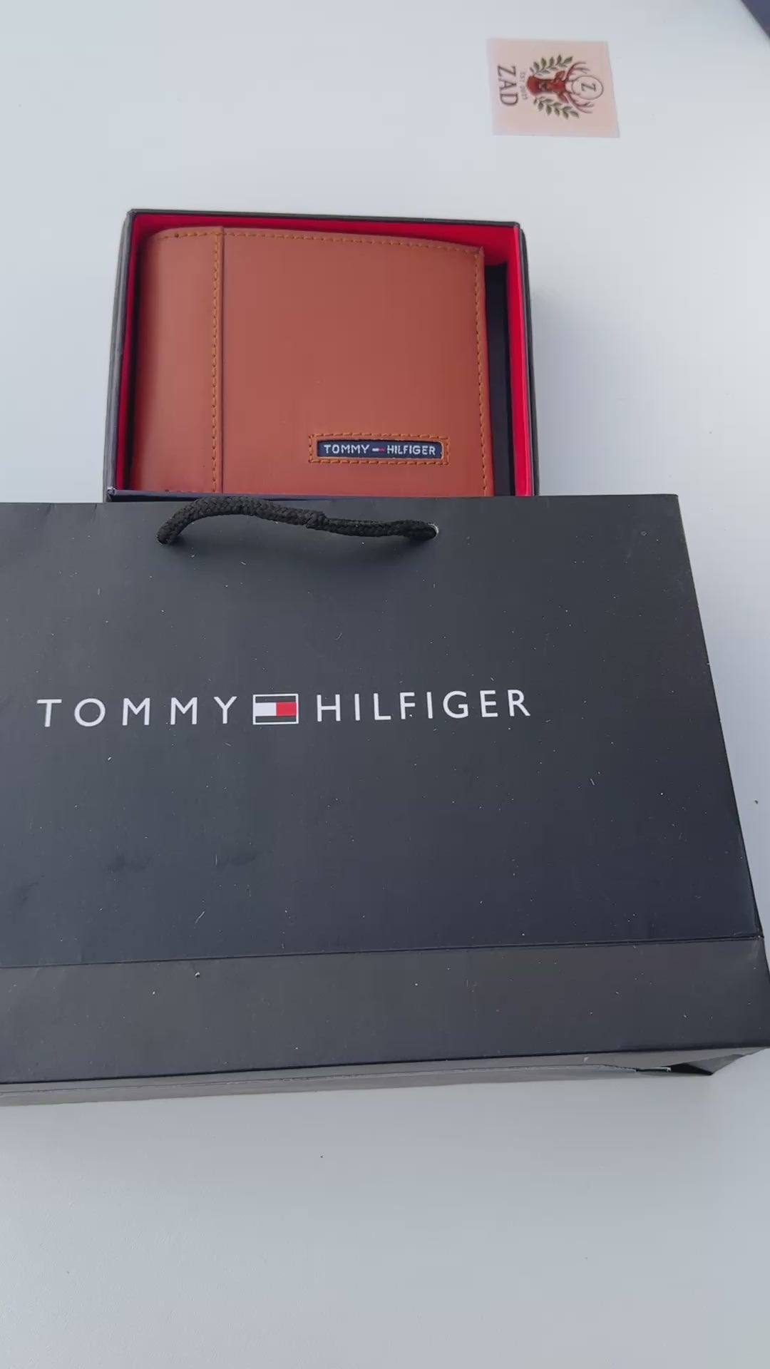 Tommy Hilfiger Leather bifold Wallet – Premium Gift Packaging Included