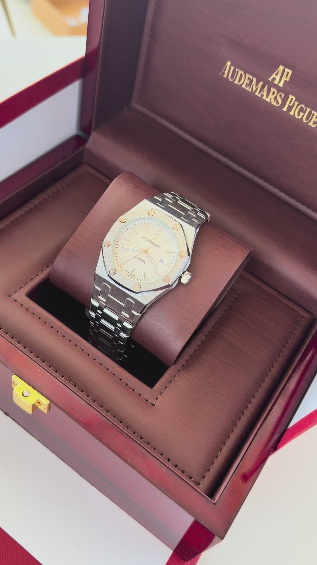 Audemars Piguet Royal Oak metal Watch – with Standard Gift Box Packaging