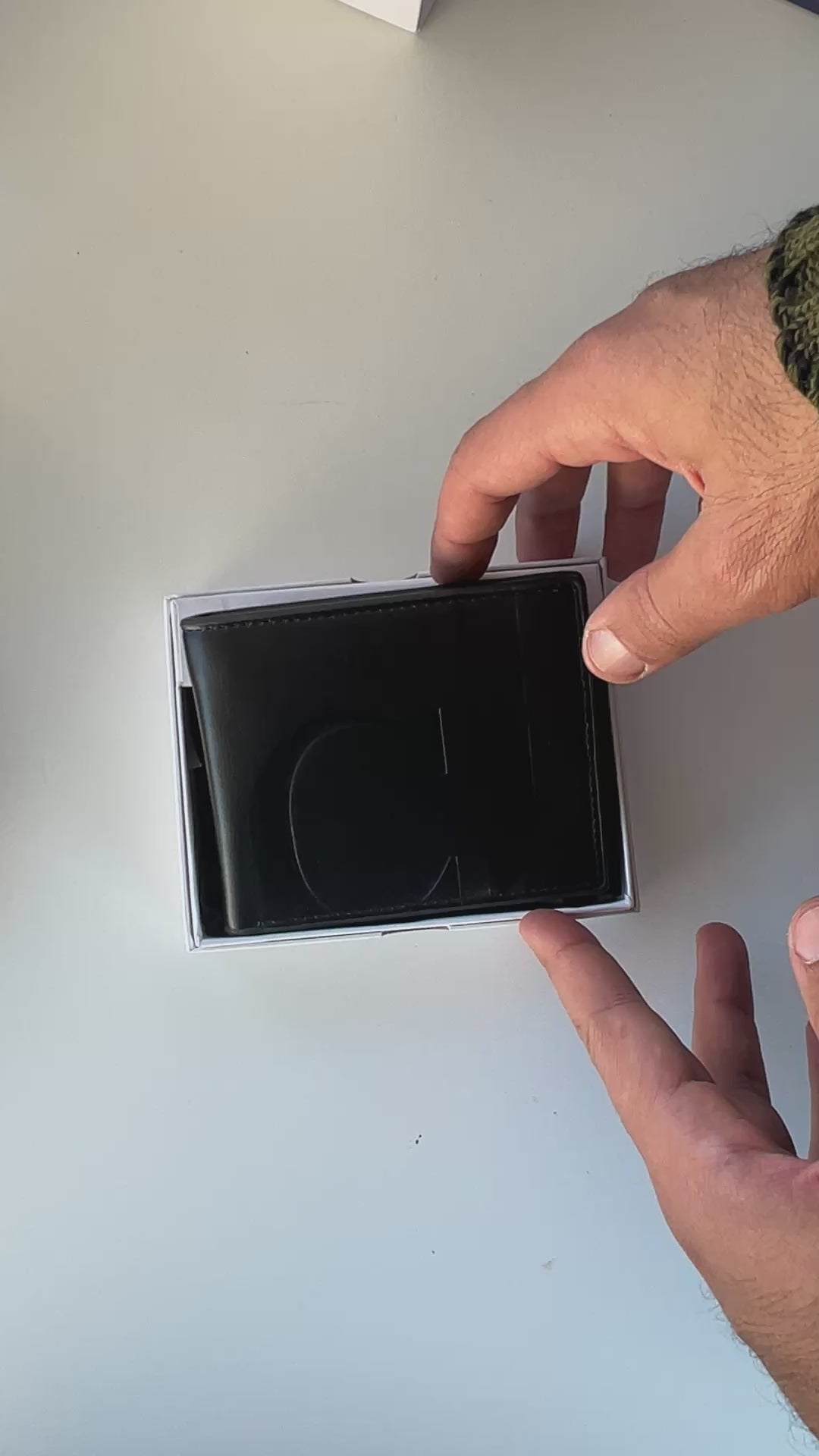 Calvin Klein Leather bifold Wallet – Premium Gift Packaging Included