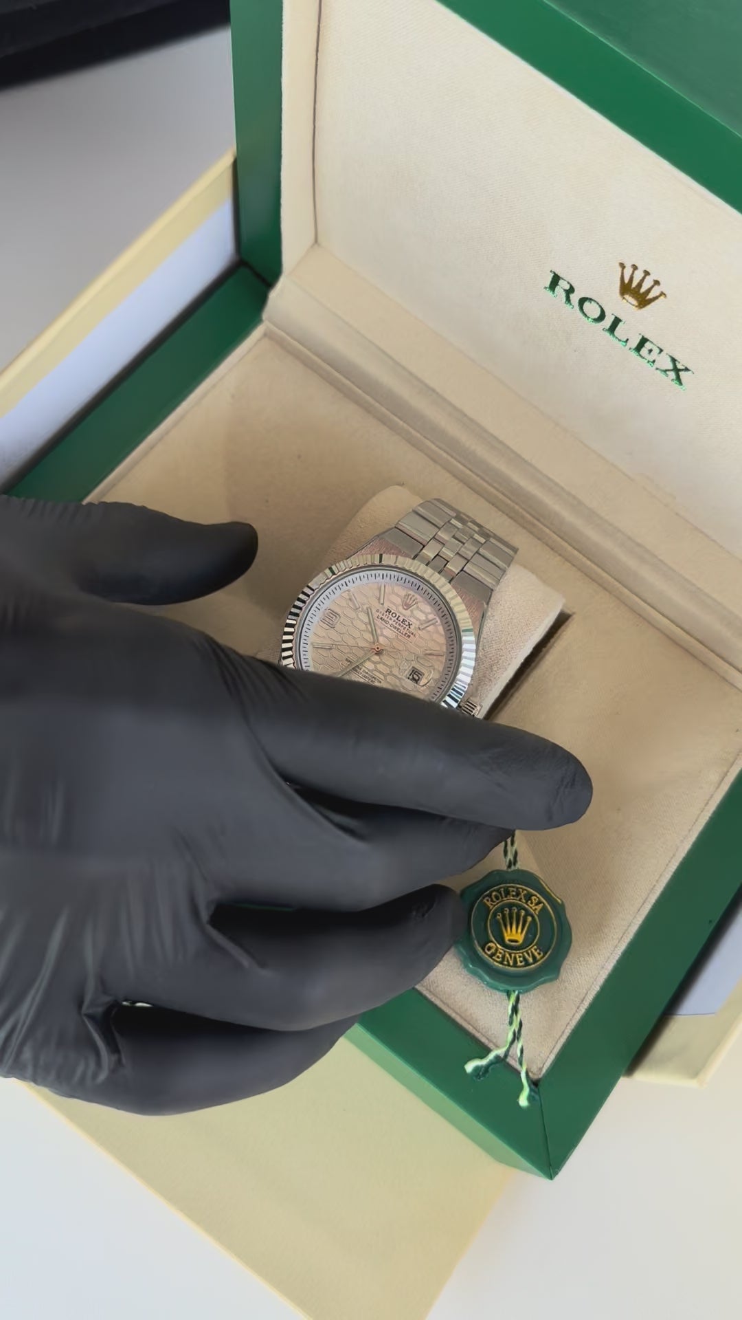Rolex land-dweller Metal Watch – Day Date Display with Standard Gift Box Packaging