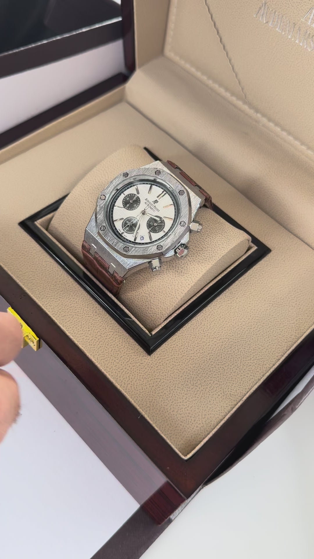Audemars Piguet Royal Oak leather Watch – with Standard Gift Box Packaging
