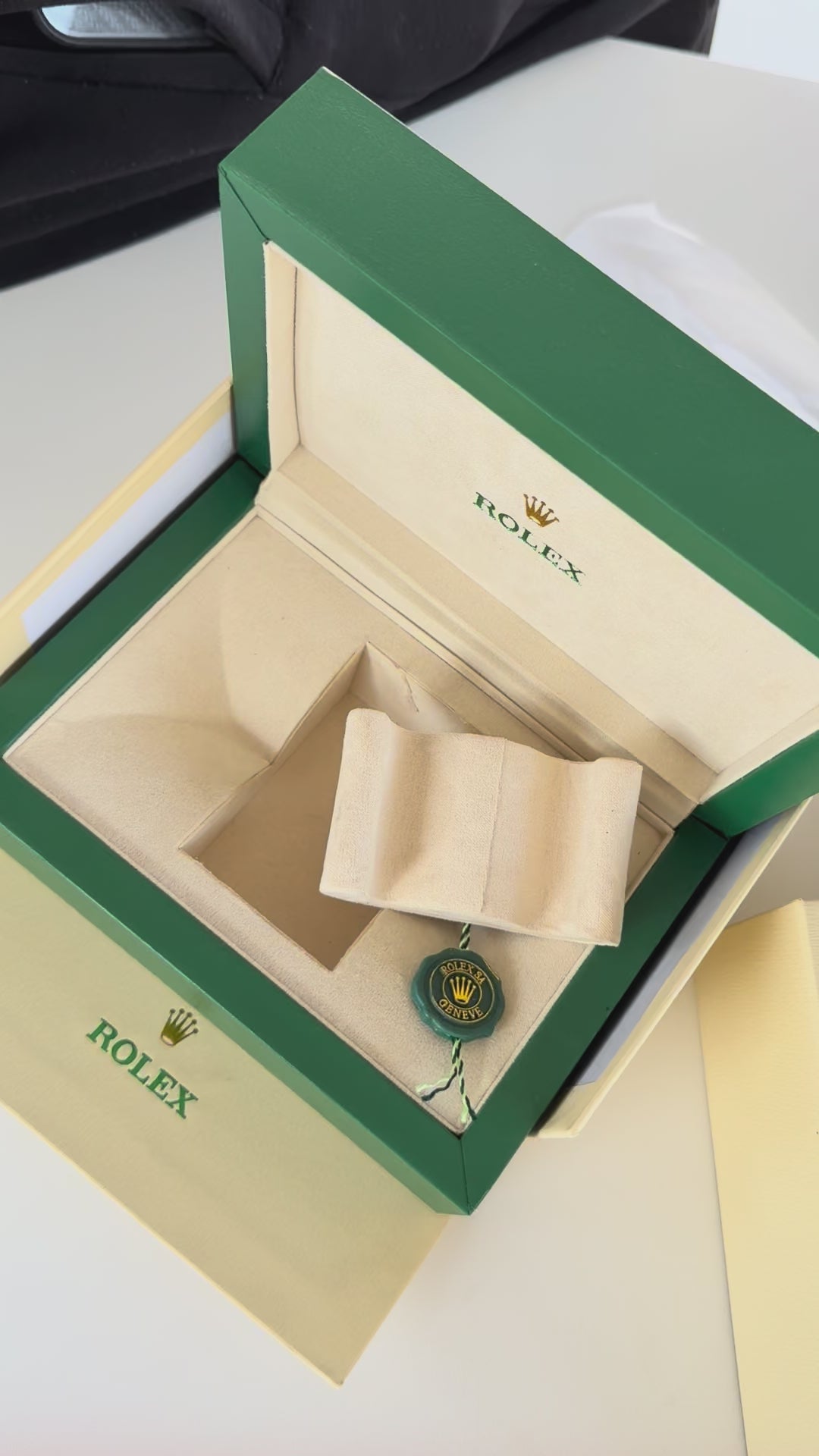 Rolex land-dweller Metal Watch – Day Date Display with Standard Gift Box Packaging