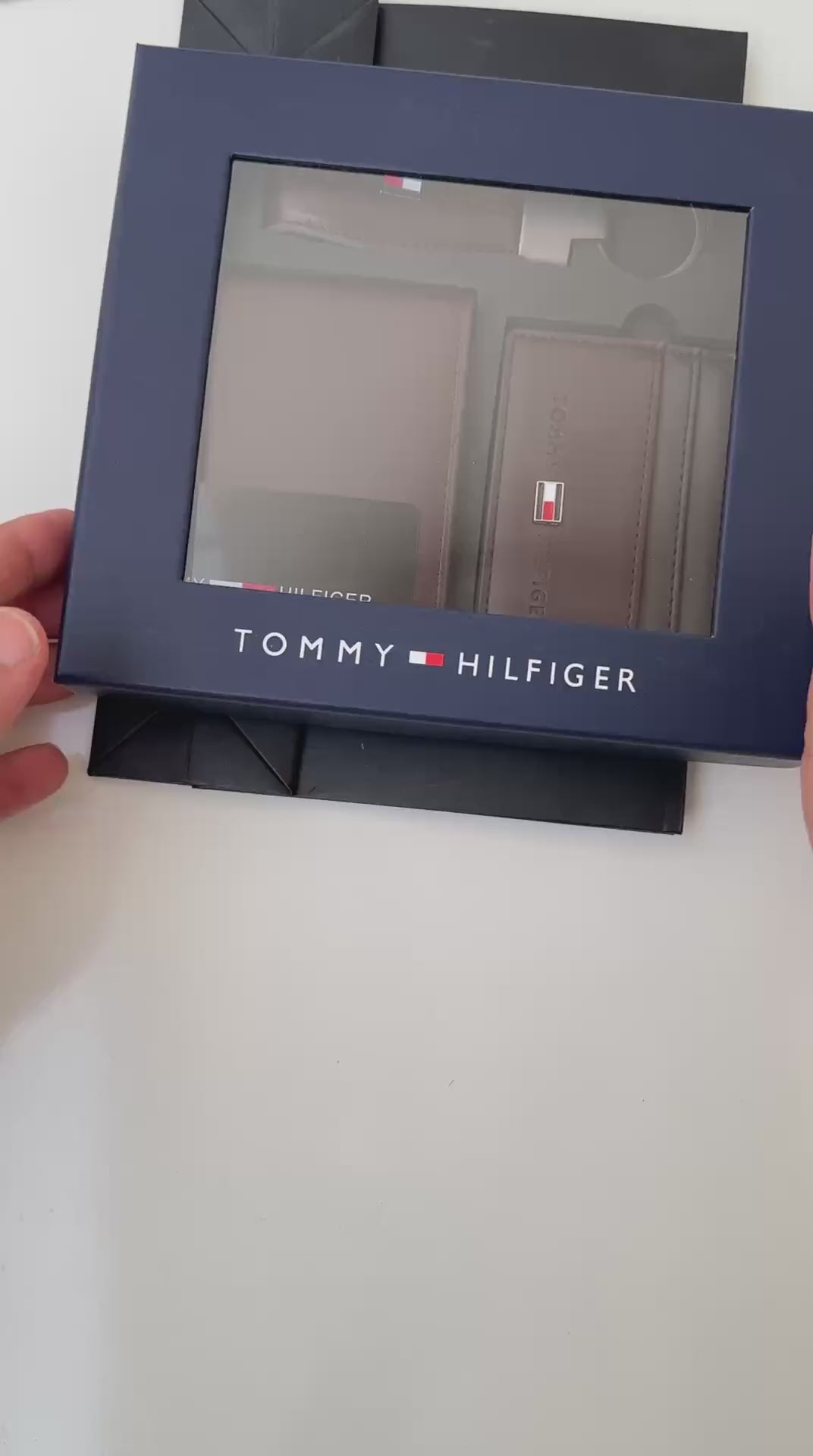 Tommy Hilfiger Wallet, Card Holder & Key Chain Set – Premium Gift Set with Box & Bag