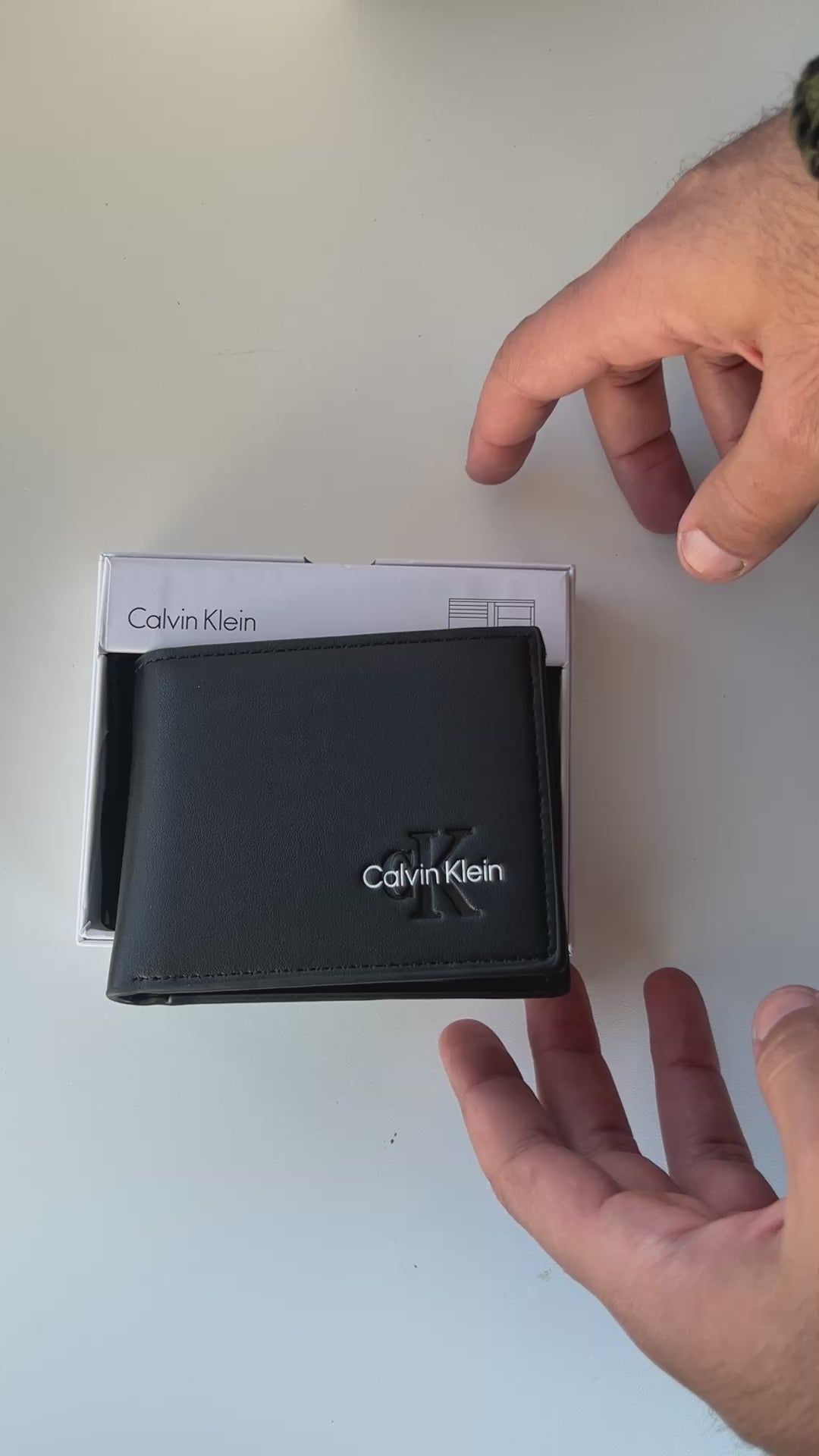 Calvin Klein Leather bifold Wallet – Premium Gift Packaging Included