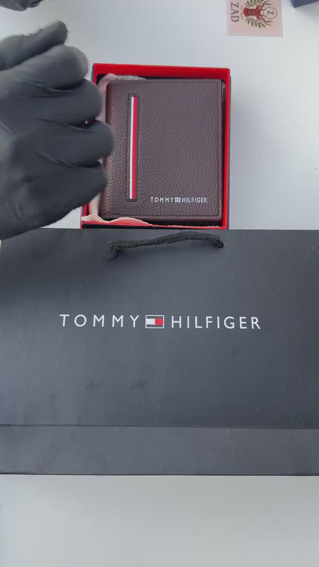 Tommy Hilfiger Leather Bifold Wallet – Premium Gift Packaging Included