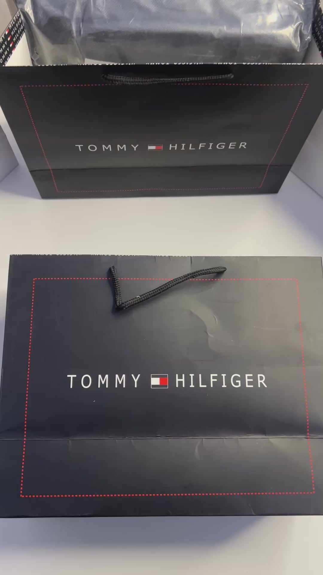 Tommy Hilfiger Leather Handbag – Premium Handbag with Gift Packaging
